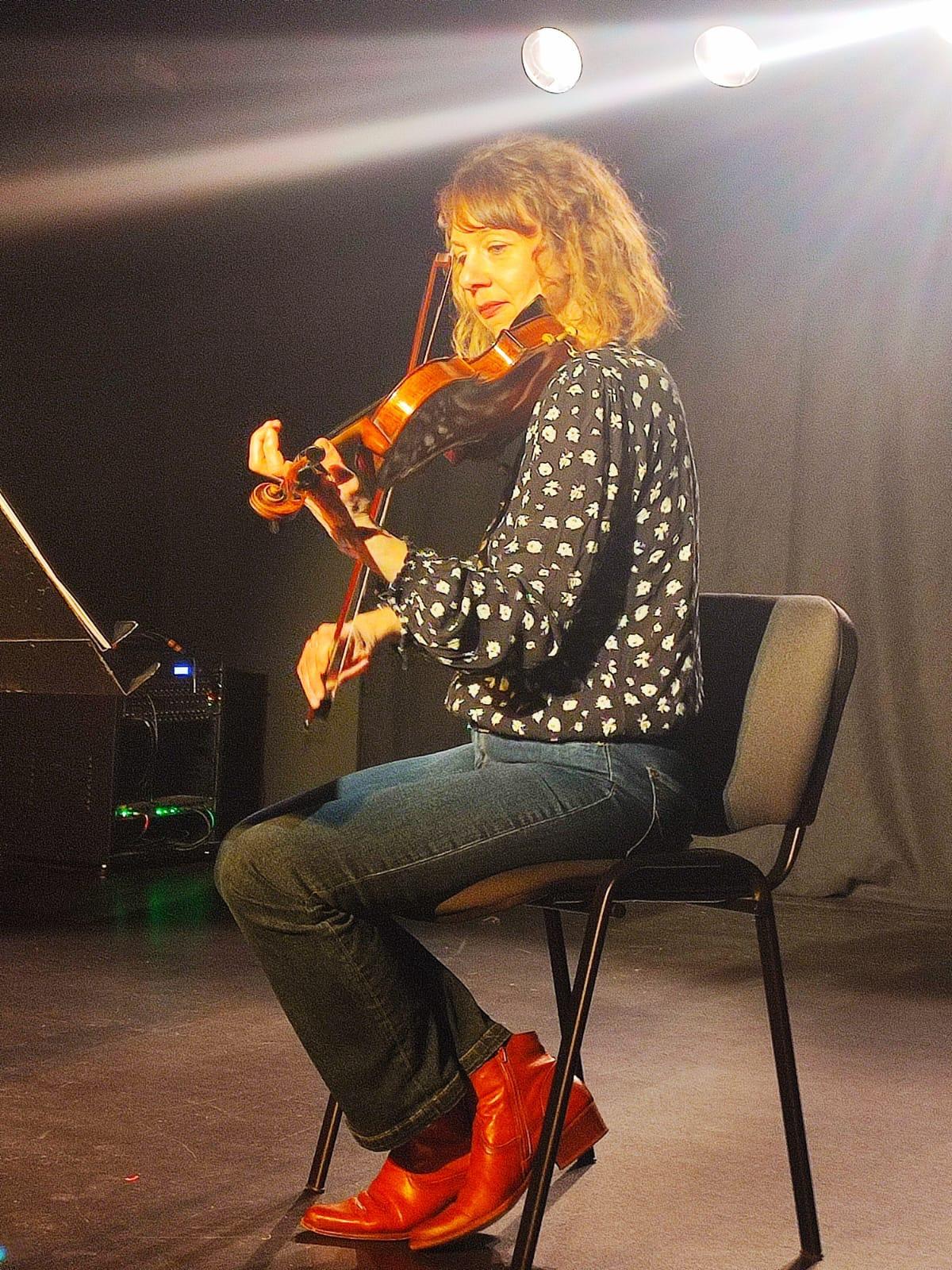 Reine Collet représentation spectacle : "C’est quoi cette musique de cowboy"